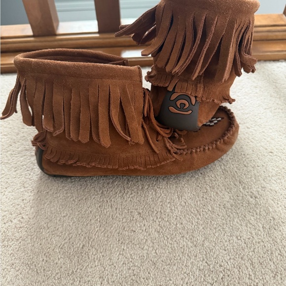 Brown Moccasins with Fringe Detailing - Picture 3 of 4